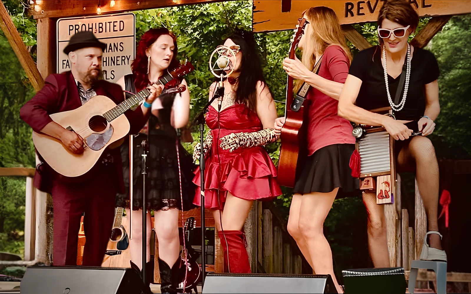 Jenny & The StreetWalkers performing together